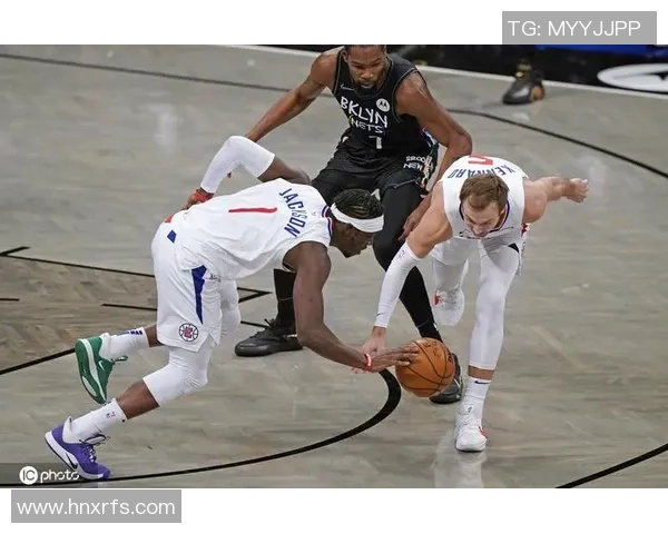 2021年NBA常规赛篮网与快船精彩对决回顾与分析