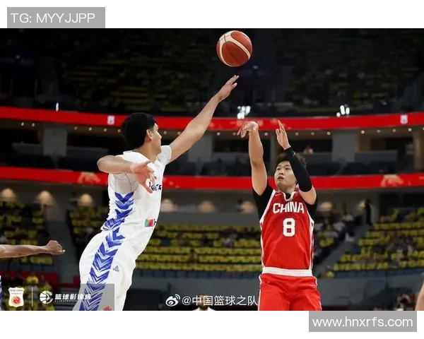 中国男篮与伊朗激战正酣比分胶着双方全力争胜精彩瞬间回顾