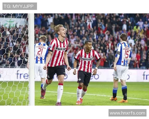 哈德斯菲尔德主场迎战阿森纳争夺英超宝贵积分的激烈对决 哈德斯菲尔德主场迎战阿森纳争夺英超宝贵积分的激烈对决